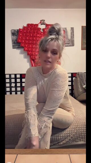 MoniaDeluxe